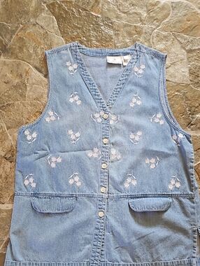 Women’s Blue Denim Embroidered Vest - Classic Floral
